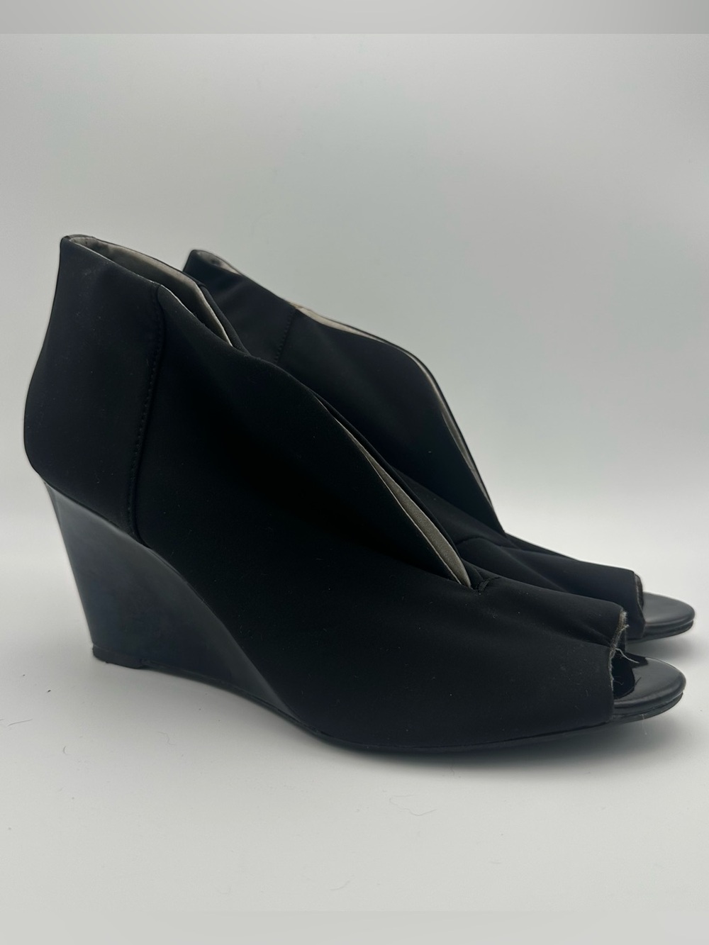 Bandolino Black Peep-Toe Wedge Ankle Booties Women's 10